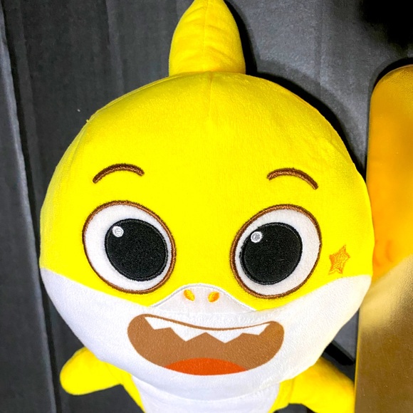 BABY SHARK SINGING & DANCING 2020 PLUSH WOW WEE EMBROIDERED WORKS! - Picture 9 of 14